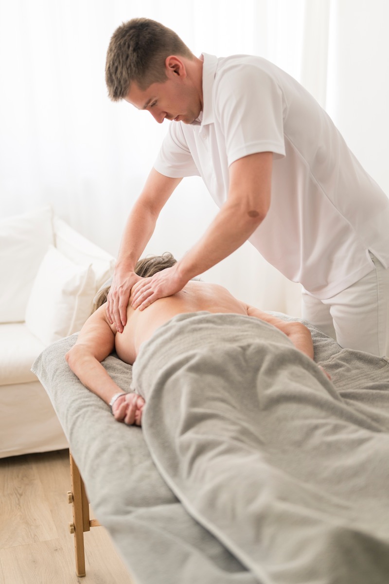 Klassische Heilmassage in ruhiger Atmosphäre